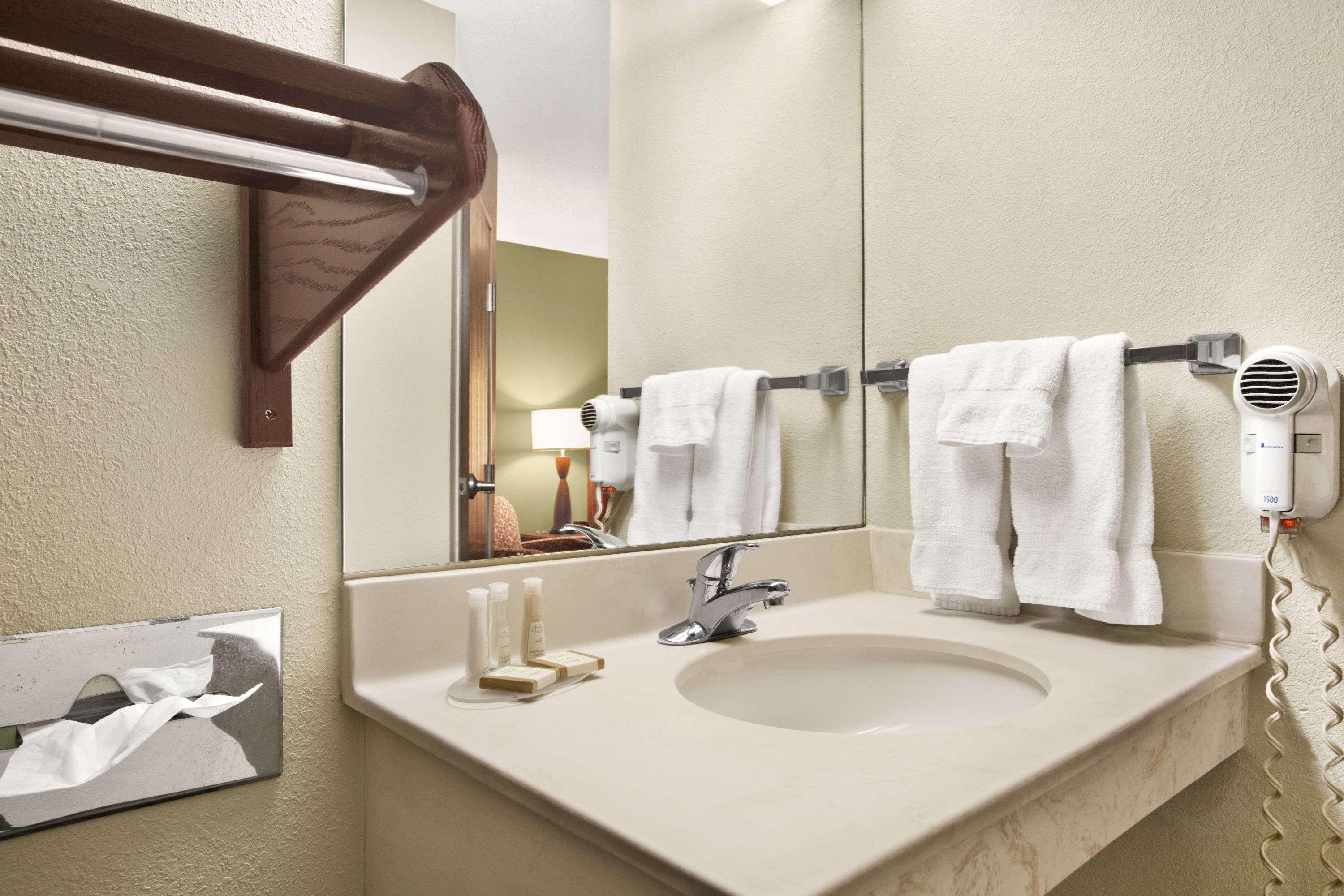 Baymont By Wyndham Evansville North/Haubstadt Warrenton Екстериор снимка